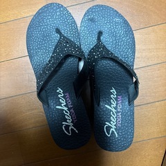 スケッチャーズ厚底サンダルの画像