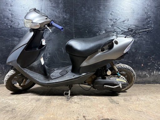 ★支払総額3.8万円★激安バイク続々入荷中！ とにかく安い！！ スズキ レッツ2 シルバー CA1PA ロンホイ！！ ケツ上げアダプター！ 2ストのためオイル注ぎ足すだけ！ パワフィル！ クリアテール！ 社外メーター！