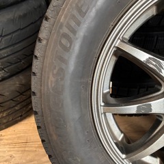 スタッドレスタイヤの画像