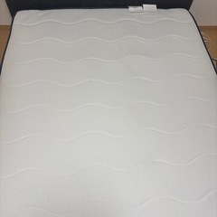 ニトリ ダブルベッド マットレス＋フレームの画像