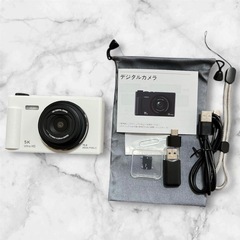 新品　デジカメ 5K 7500万画素 デジタルカメラ 180度回転 自撮りモニターの画像