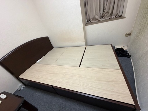 ダブルベッド