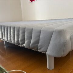 ニトリ セミダブルベッド(脚付き)の画像