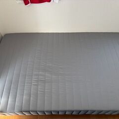 ニトリ セミダブルベッド(脚付き)の画像