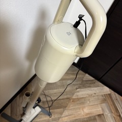 【至急】±0の掃除機の画像