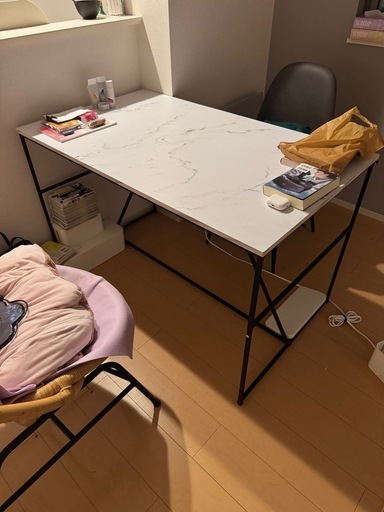 テーブル