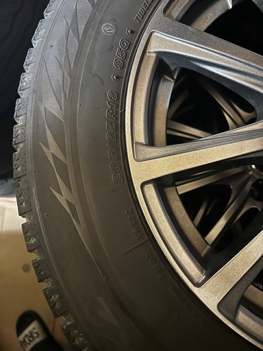 205/65r16スタッドレスタイヤbridgestoneVRX2とアルミホイール4本セット