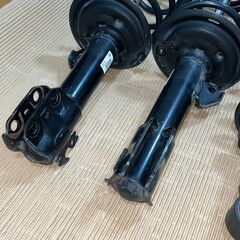 TOYOTA トヨタ NHP170G シエンタ 純正 サスペンションキット サスセット ショックアブソーバー スプリング 1台分 48520-52740 48510-52K40 48530-52J00の画像