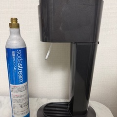 炭酸水メーカー　（ソーダストリーム 本体＋ボトル）の画像