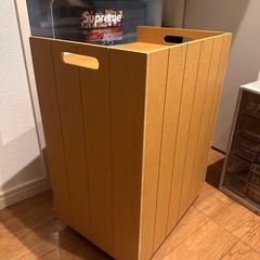 キャスター付き 木製収納棚／引き出し付き・移動可能
の画像