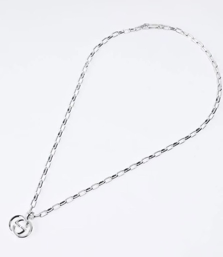 GUCCIネックレス