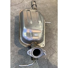 マツダ2 マフラー新車54Kmで外し　　　　の画像