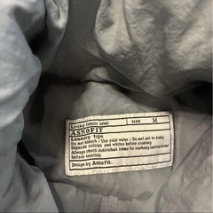 Asnofit ライトグレー ダウンジャケット Mの画像