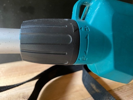 ②MAKITA MUR189D 18v 充電式草刈機《本体のみ》
