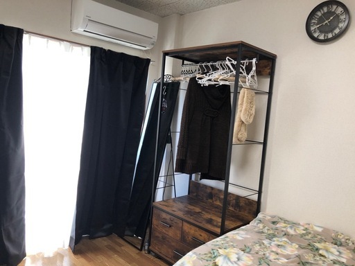 ベッド、マットレス、ハンガーラック、姿見、椅子、机2、チェスト