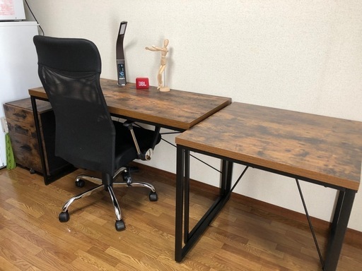 ベッド、マットレス、ハンガーラック、姿見、椅子、机2、チェスト
