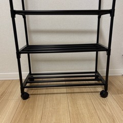 ハンガーラックの画像