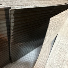 【未使用品】37枚 フロアタイル 木目調 フローリングシート クッションフロア 接着剤不要の画像