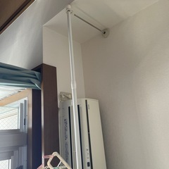 突っ張り棒、ハンガー、洗濯紐の画像