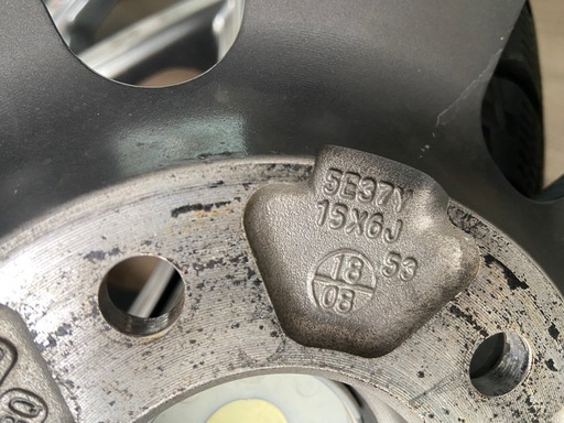 【値下げ】195/65R15ヨコハマスタッドレス　ノア、ヴォクシーなど 