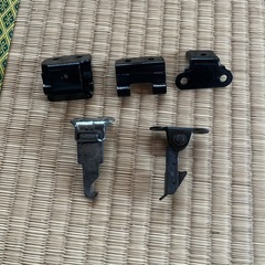 XJ400.550純正シート金具②の画像