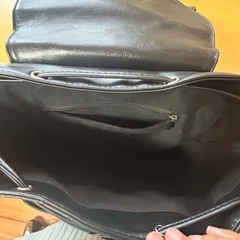 しまむら中古合皮レザーブラックリュックの画像