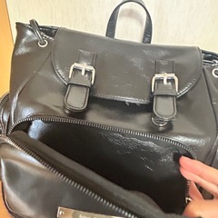 しまむら中古合皮レザーブラックリュックの画像