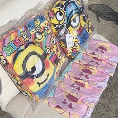 🍌 ミニオン クッション & ロッツォ フード付きバスタオル セットの画像