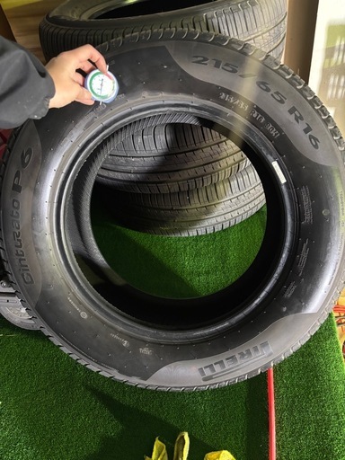 215/65R16 ピレリCinturato