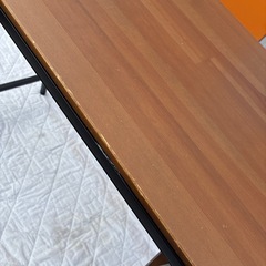 IKEA FJALLBOラップトップテーブルの画像