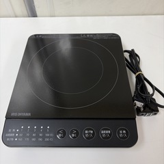 R056 ☀️ 2023年製の美品！ アイリスオーヤマ IHコンロ クッキングヒーター IHK-T82 ⭐ 動作確認済 ⭐ クリーニング済の画像