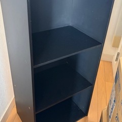 テレビ(19インチ)、カラーボックスの画像