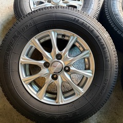 スタッドレスタイヤ　165/80R13の画像