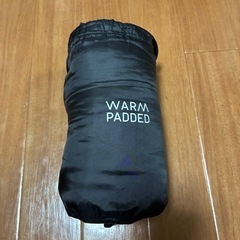 ユニクロUNIQLOライトダウン２つの画像