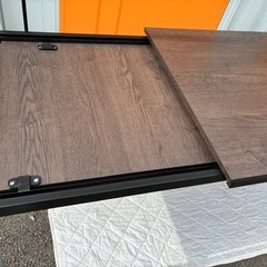 IKEA VANGSTA伸縮ダイニングテーブルの画像