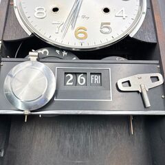 【❗️✨レトロ希少✨❗️】 ✨ゼンマイ式振り子時計 ジャンク品❗️アンティーク調木製掛時計❗️の画像