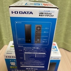  【未開封】SONY ポータブルBlu-ray/DVDプレイヤー　【開封済】外付けHDD同時取引の画像