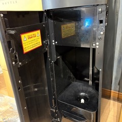 【購入品】フレシャス Slat+cafeウォーターサーバー本体＋水23本／動作OK／店舗使用／3月末まで
の画像