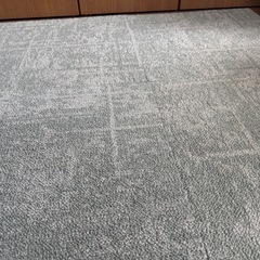 【交渉中】フロアカーペットタイルの画像