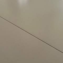 IKEA 丸机　椅子4セットの画像