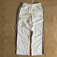 【3/28限定値下げ‼️2,900円】処分❗️ アディダス　スウェットセットアップ　の画像