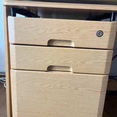 勉強机   キャスター棚付き 引き取り可能な人のみ  応相談の画像