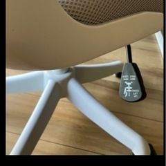 ホワイト系チェアの画像