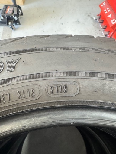 グッドイヤータイヤ4本235/55R19
