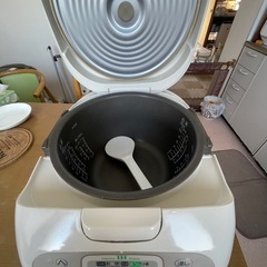 炊飯器 炊飯容量1.8  白米を最大約10合の画像