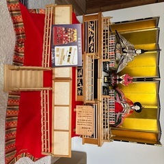 御殿飾り付き人形の画像