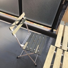 室外テーブルの画像