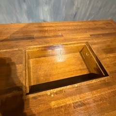 同型もう1台 収納付き 木製ローテーブル 幅約120cm 店舗使用（別位置に汚れあり）の画像