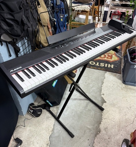 札幌市内配送可 ALESIS アレシス RECITAL 88鍵盤 電子ピアノ スピーカー搭載 譜面台/スタンド/ペダル付き