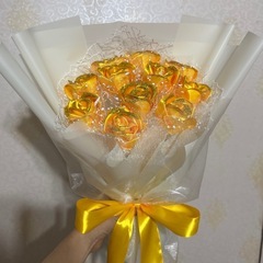 11本黄色バラブーケ　ラメ付き❣️プレゼント 枯れない花 永生バラ 特別な人への画像